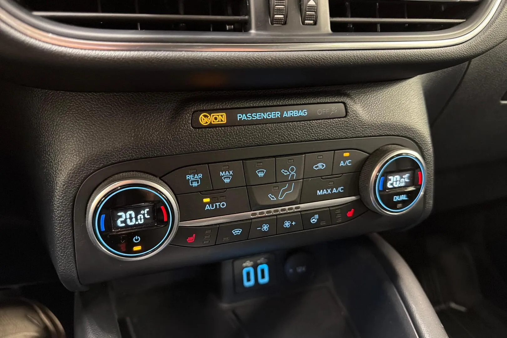 Ford Kuga LRA-399 carousel image