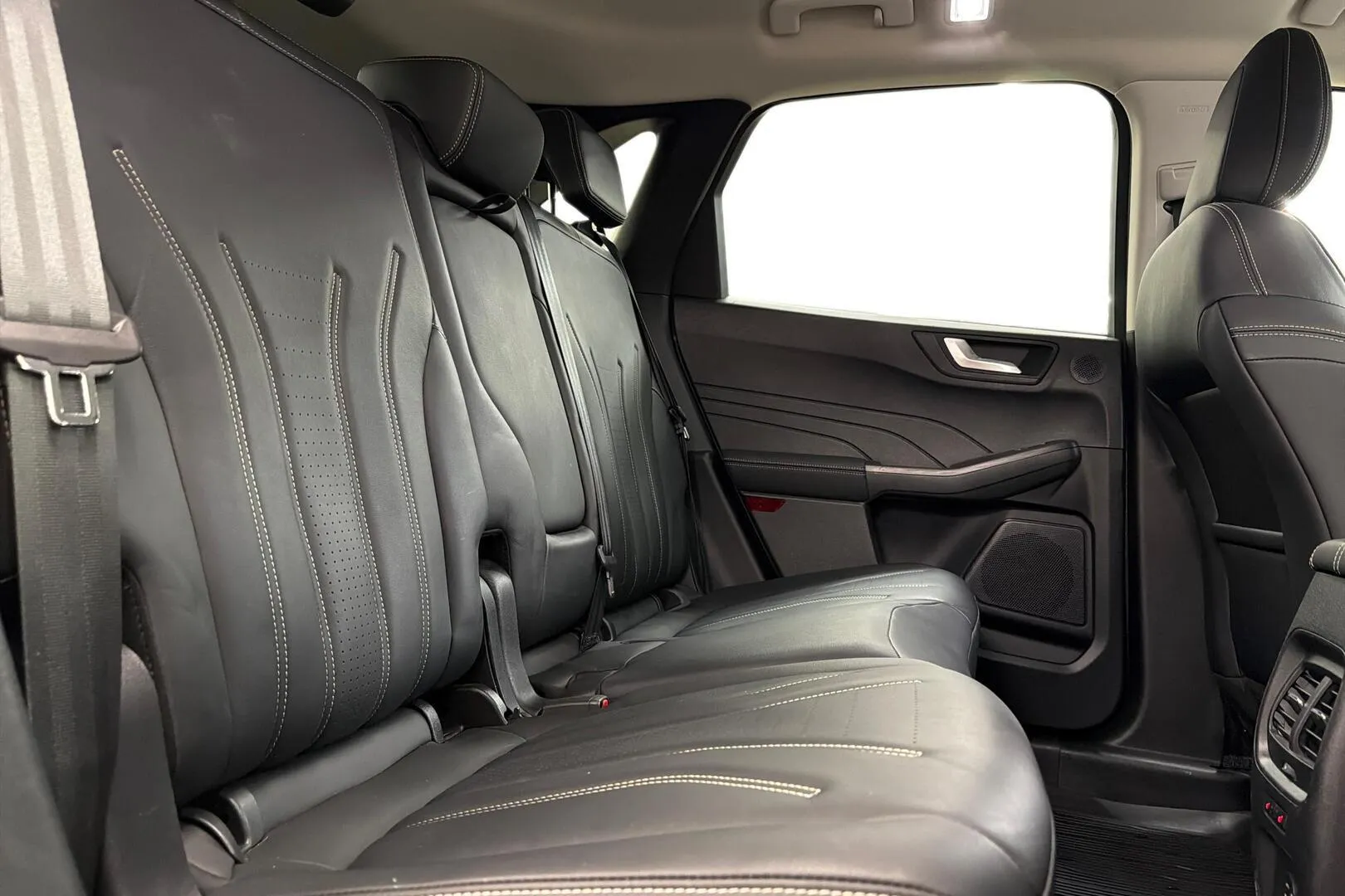 Ford Kuga LRA-399 carousel image