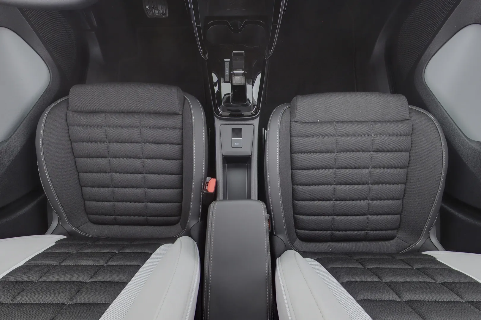 Citroen e-C3 Aircross MSO-369 carousel image
