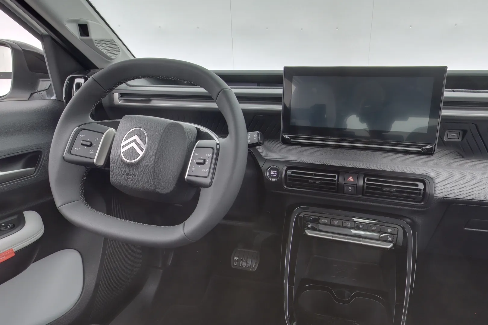 Citroen e-C3 Aircross MSO-369 carousel image