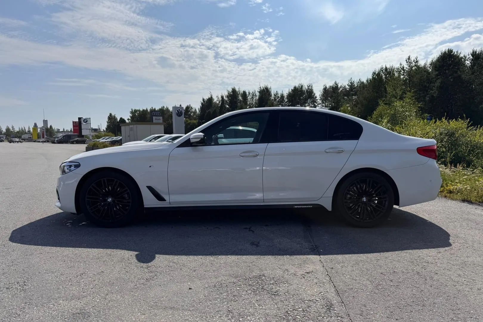 BMW 520 EON-723 carousel image