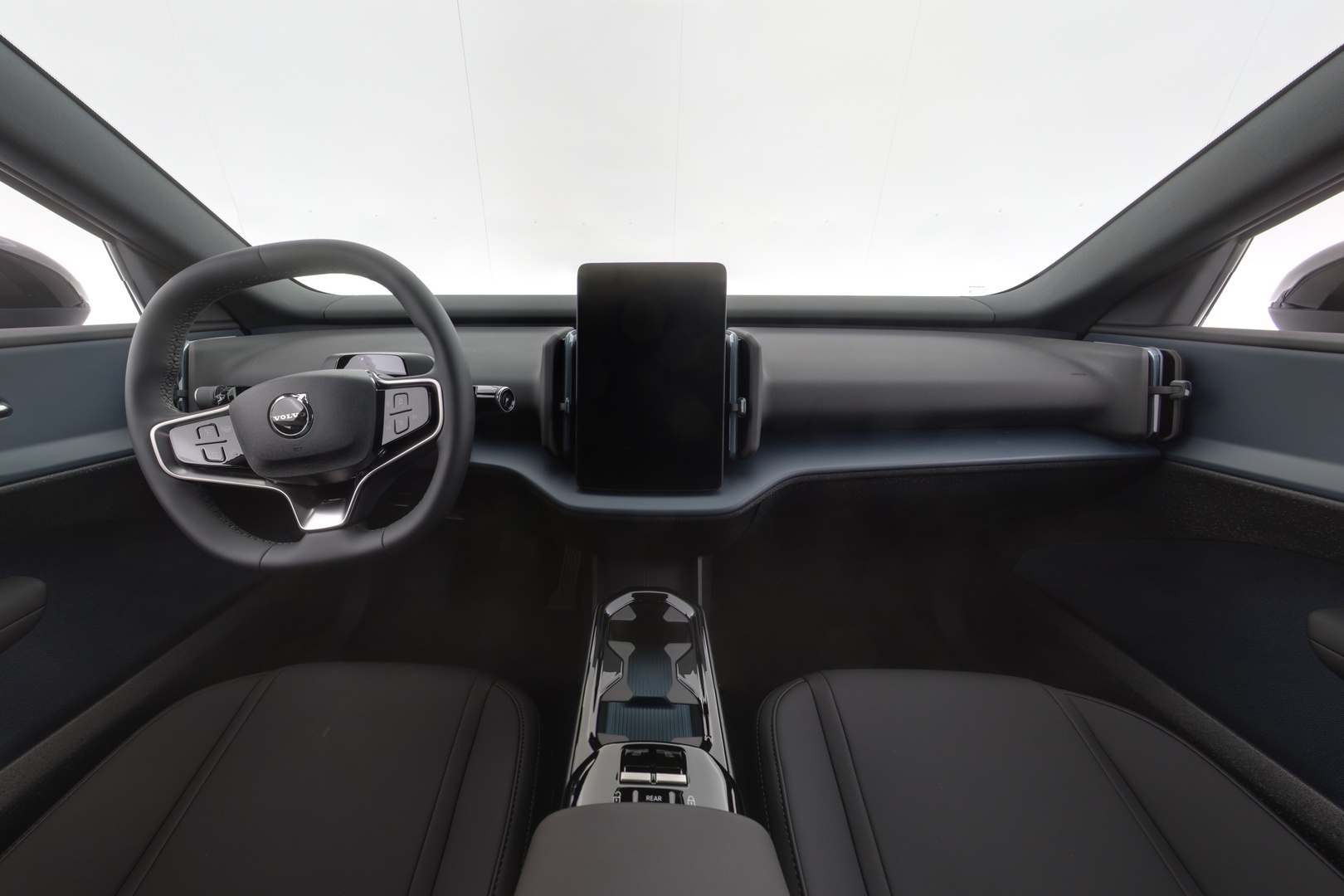 Volvo EX30 P8 AWD Plus Black Edition 2026, kuva 7/9