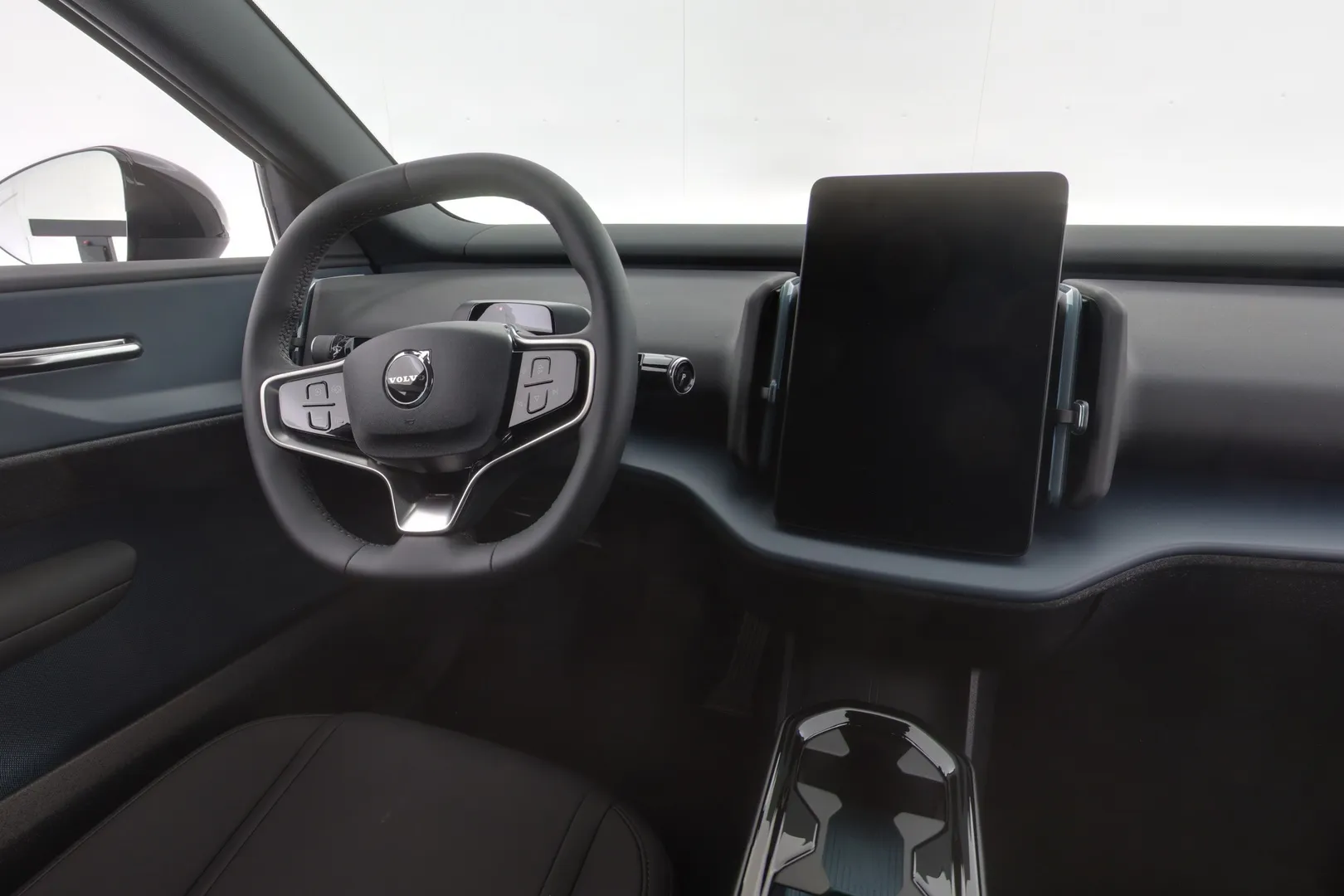 Volvo EX30 YMU-996 carousel image