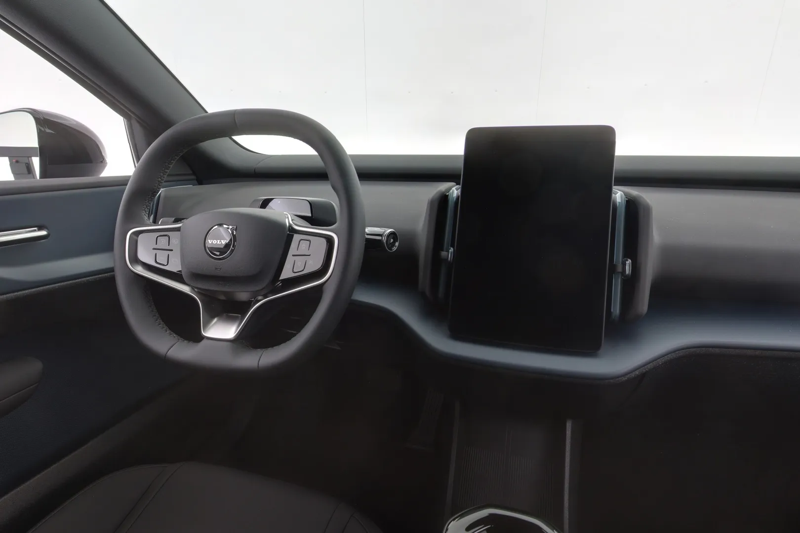 Volvo EX30 YMU-260 carousel image