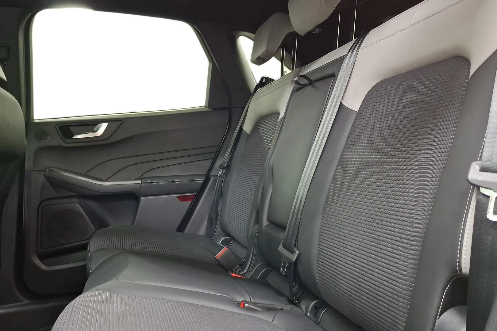 Ford Kuga YMR-855 carousel image