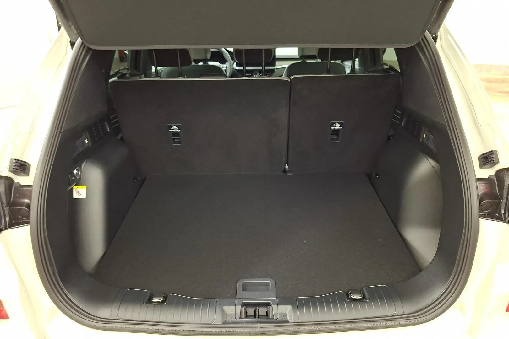 Ford Kuga YMR-855 carousel image