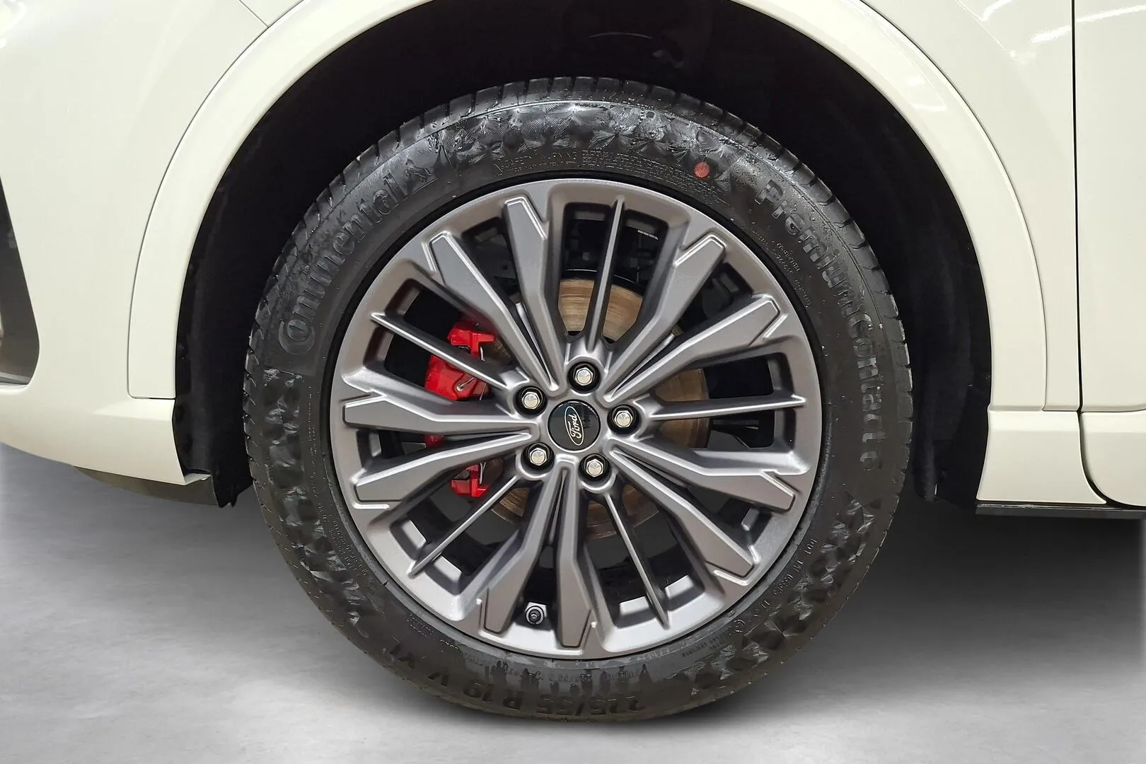 Ford Kuga YMR-855 carousel image