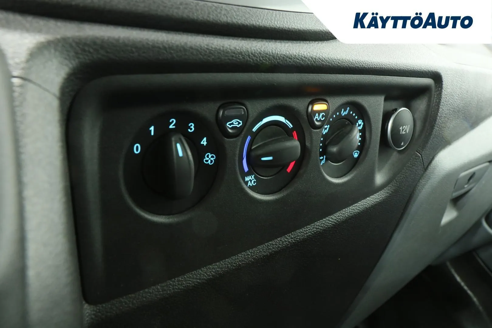 Ford Transit MMX-486 carousel image