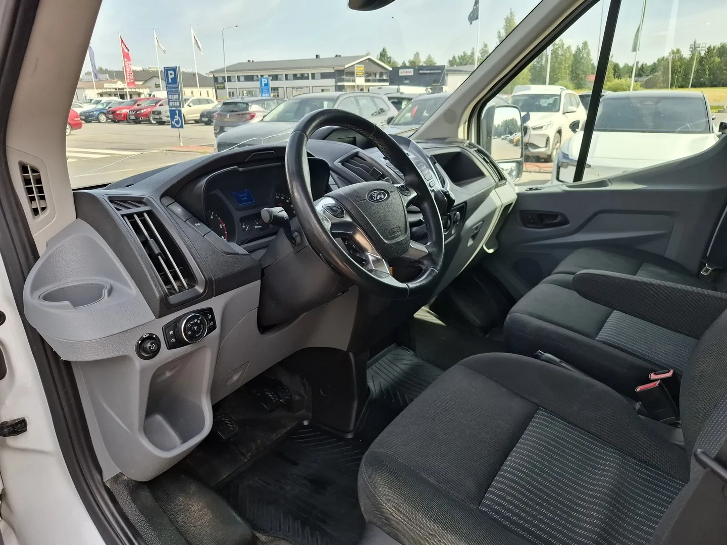 Ford Transit MMX-486 carousel image