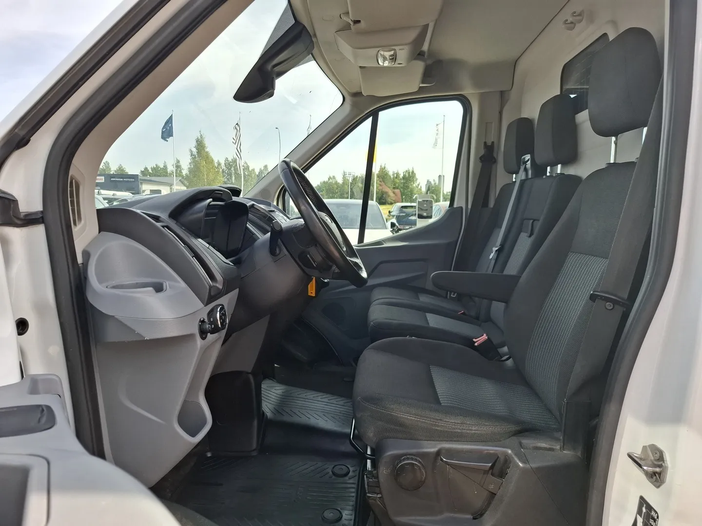 Ford Transit MMX-486 carousel image