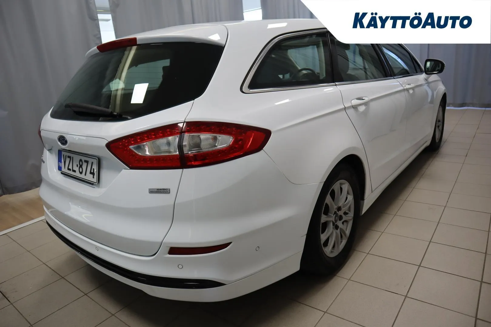 Ford Mondeo VZL-874 carousel image