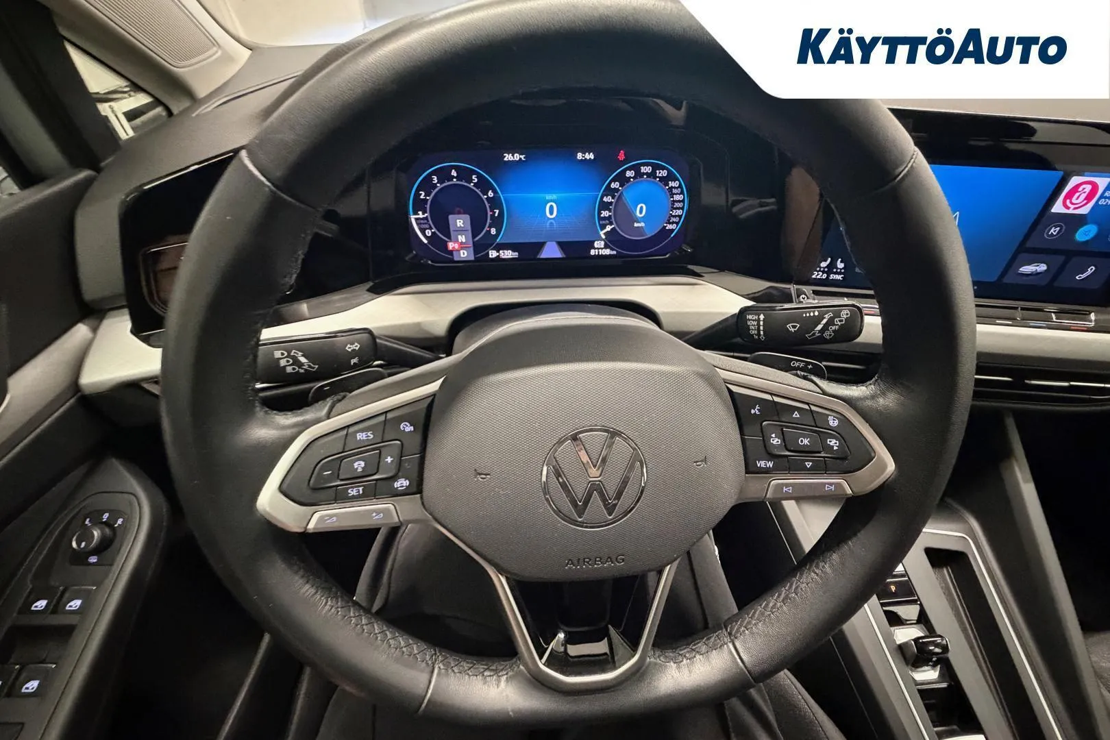 Volkswagen Golf IRJ-323 carousel image