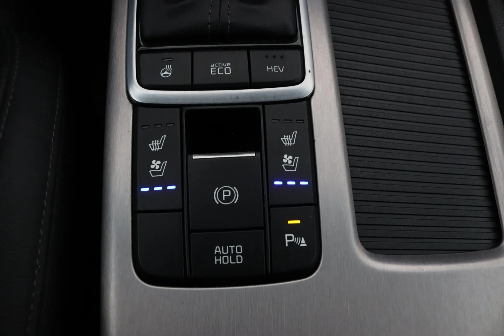 Kia Optima ZOH-892 carousel image
