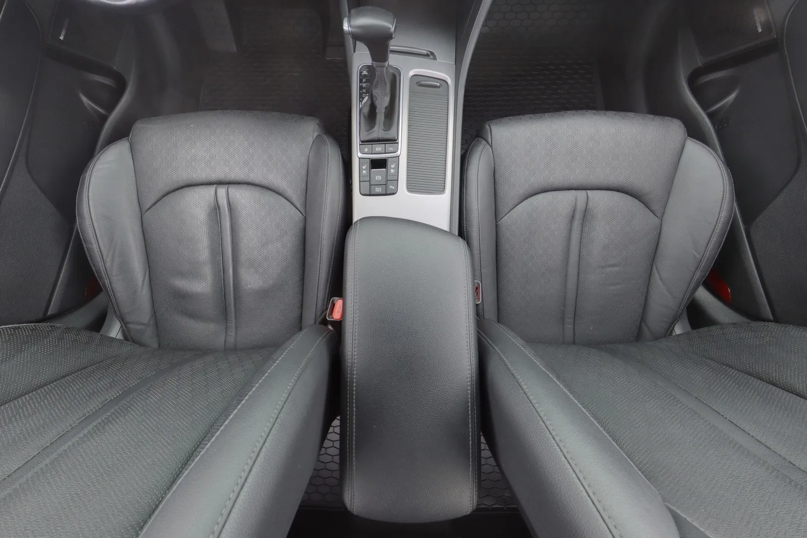 Kia Optima ZOH-892 carousel image