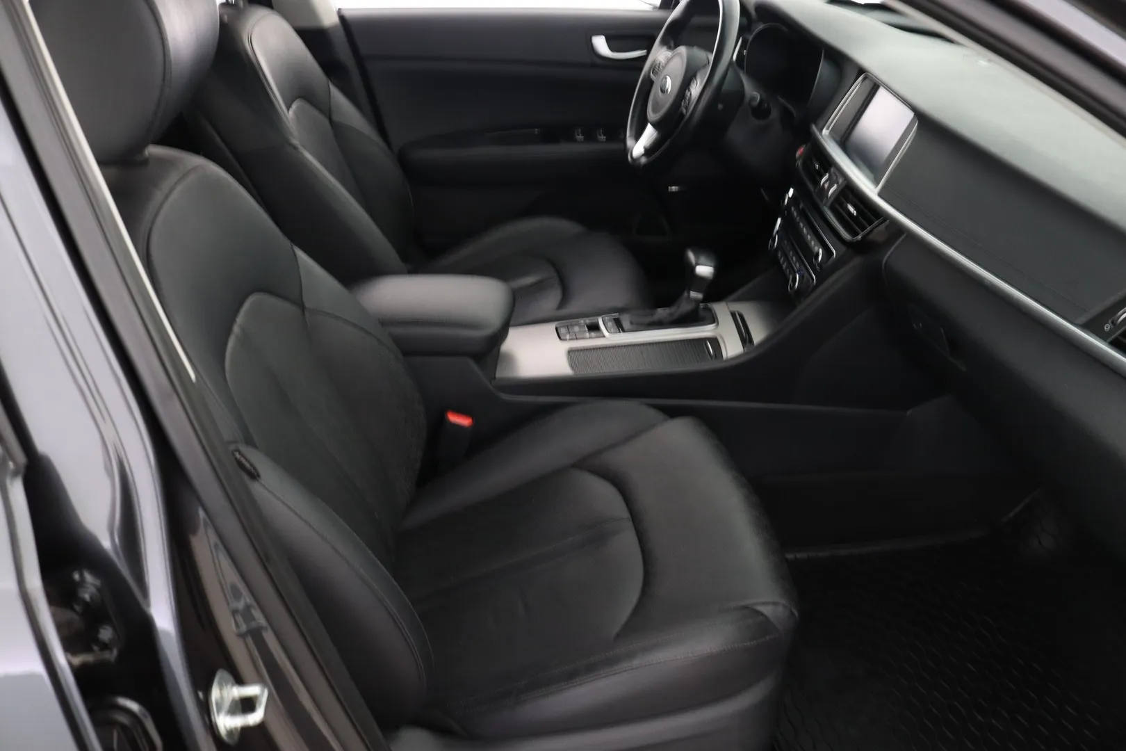 Kia Optima ZOH-892 carousel image