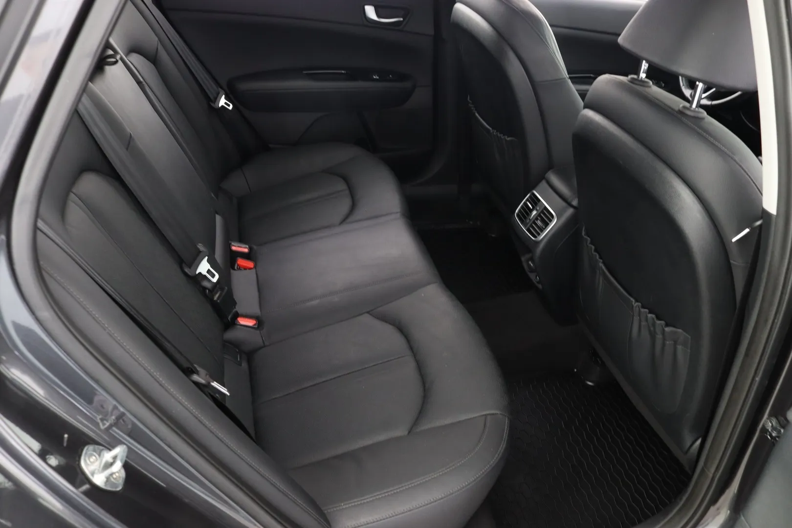 Kia Optima ZOH-892 carousel image