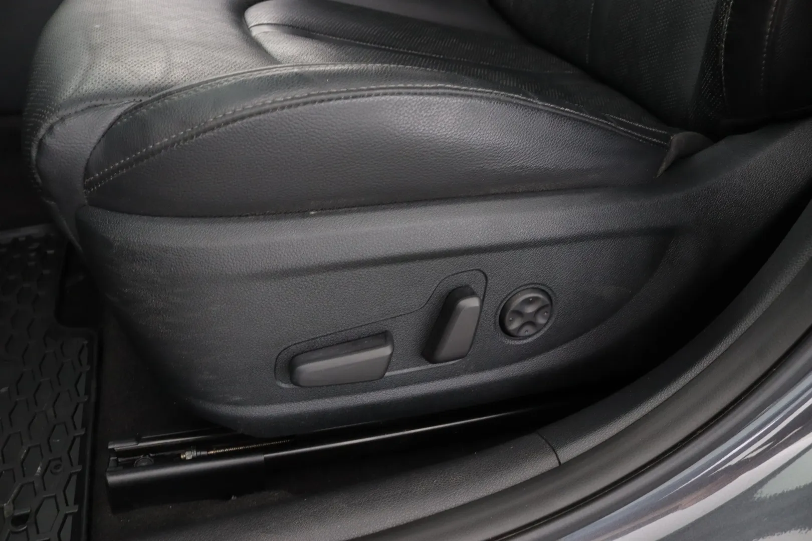 Kia Optima ZOH-892 carousel image