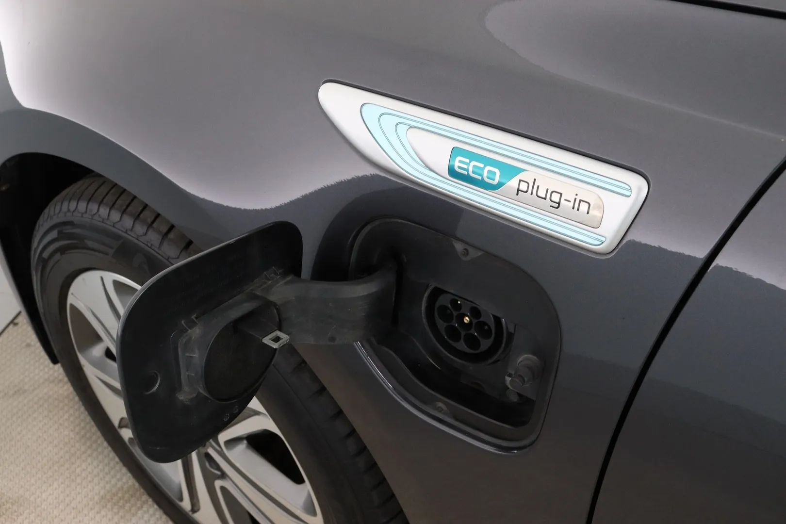 Kia Optima ZOH-892 carousel image