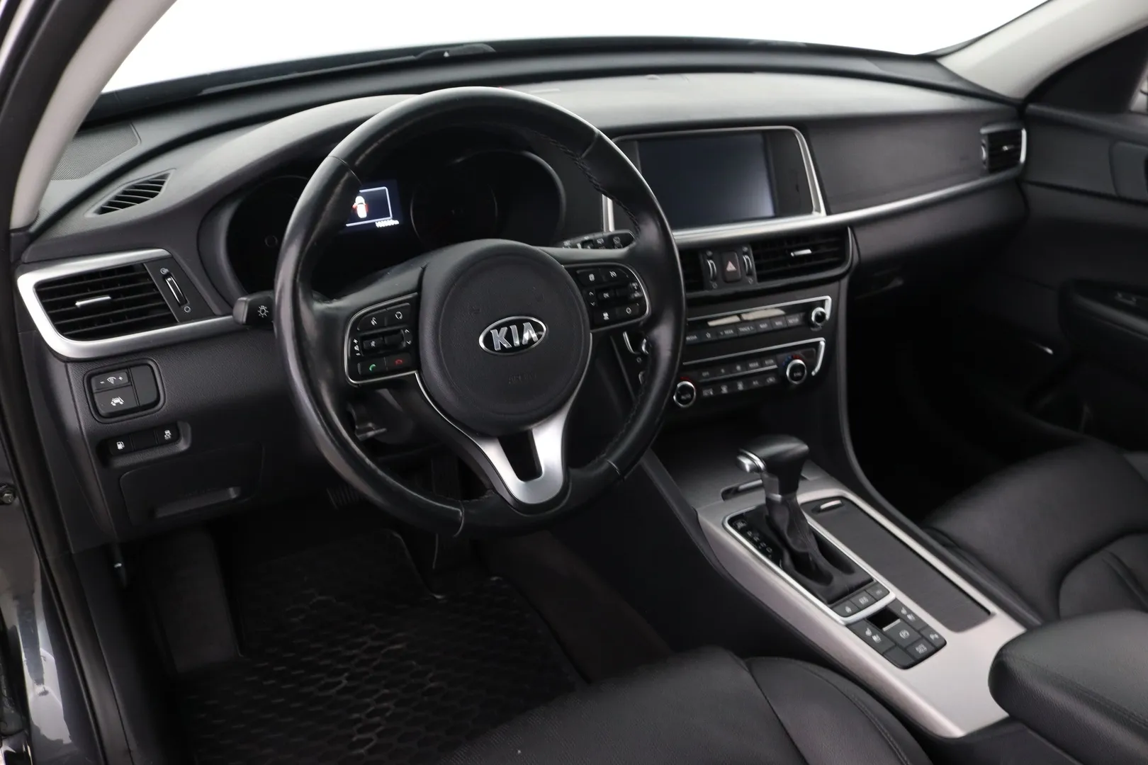 Kia Optima ZOH-892 carousel image