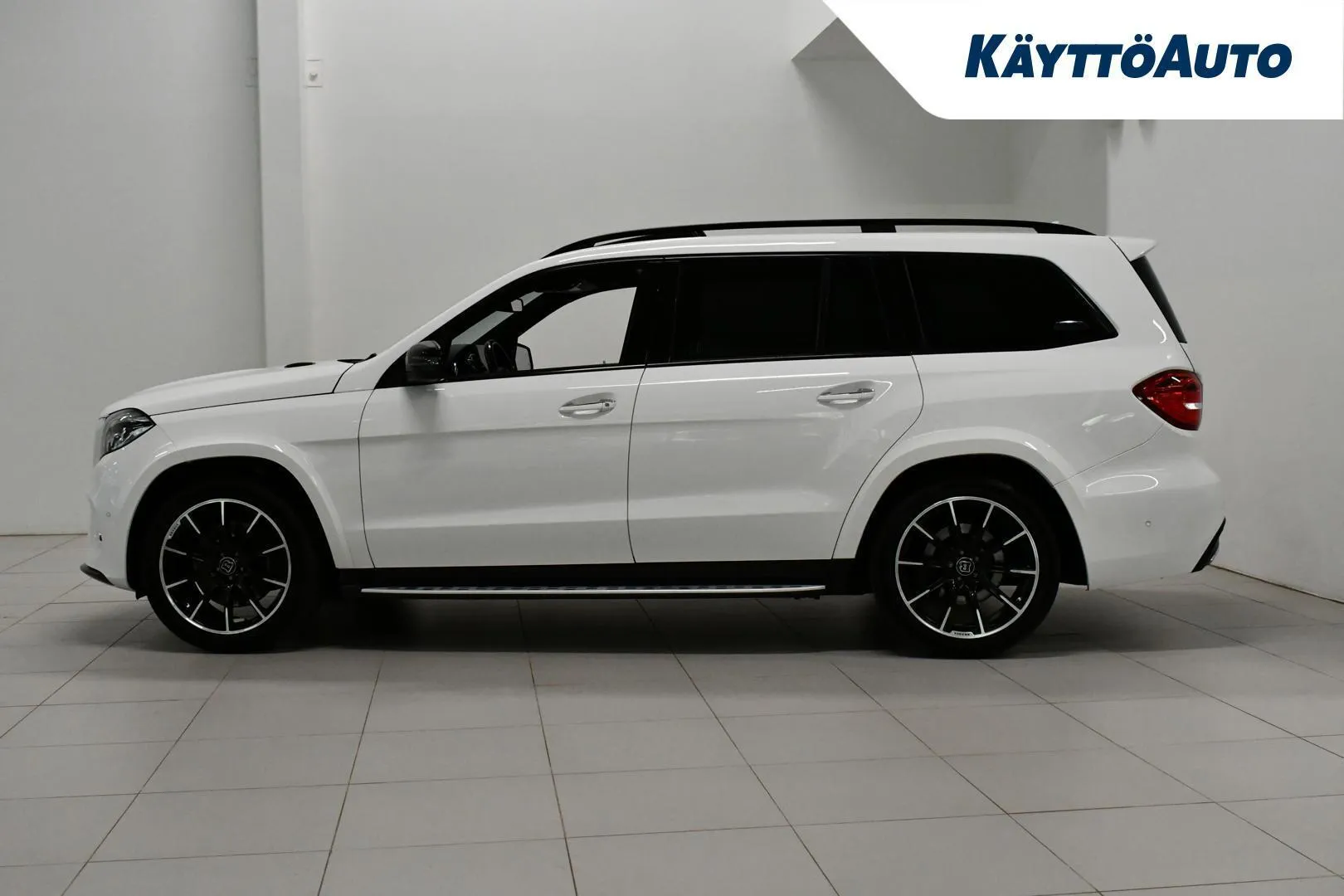 Mercedes-Benz GLS FOZ-449 carousel image