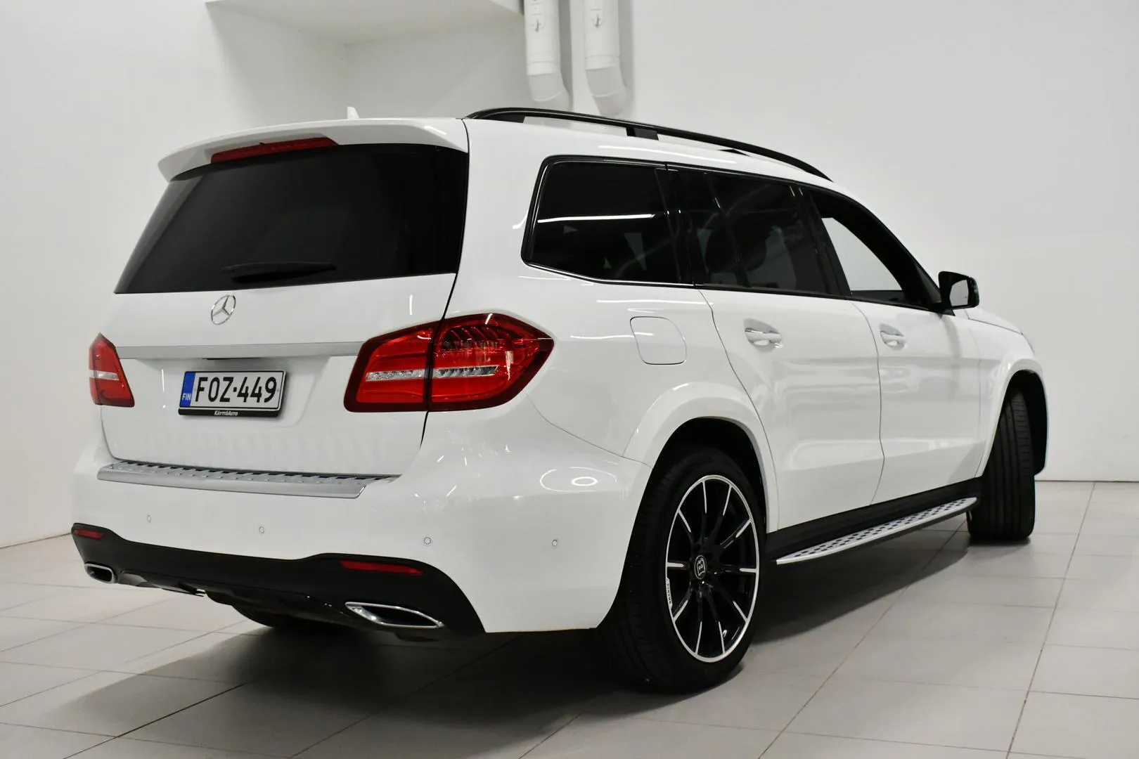 Mercedes-Benz GLS FOZ-449 carousel image