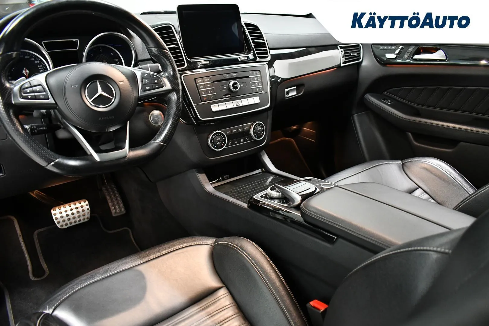 Mercedes-Benz GLS FOZ-449 carousel image