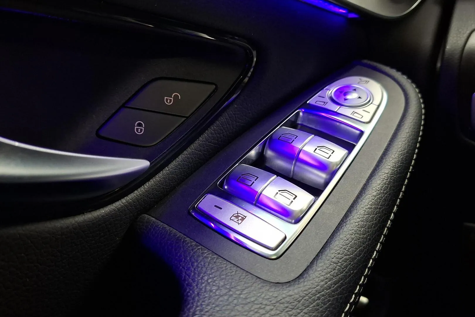 Mercedes-Benz GLC RVV-747 carousel image