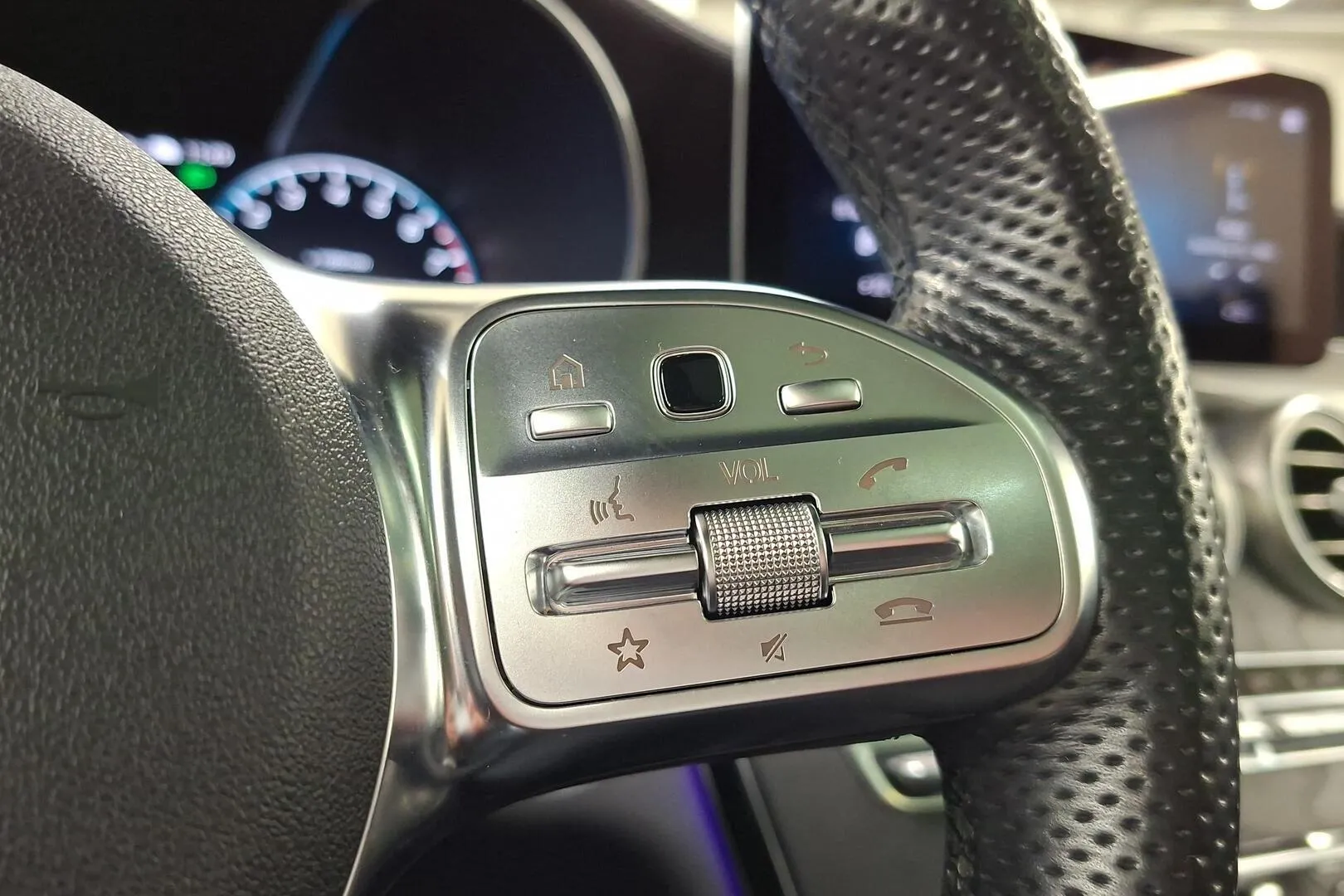 Mercedes-Benz GLC RVV-747 carousel image