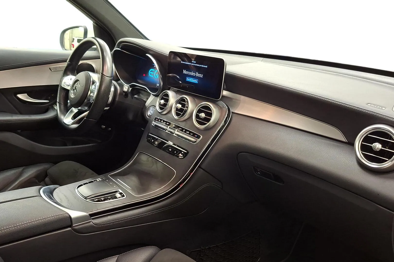 Mercedes-Benz GLC RVV-747 carousel image