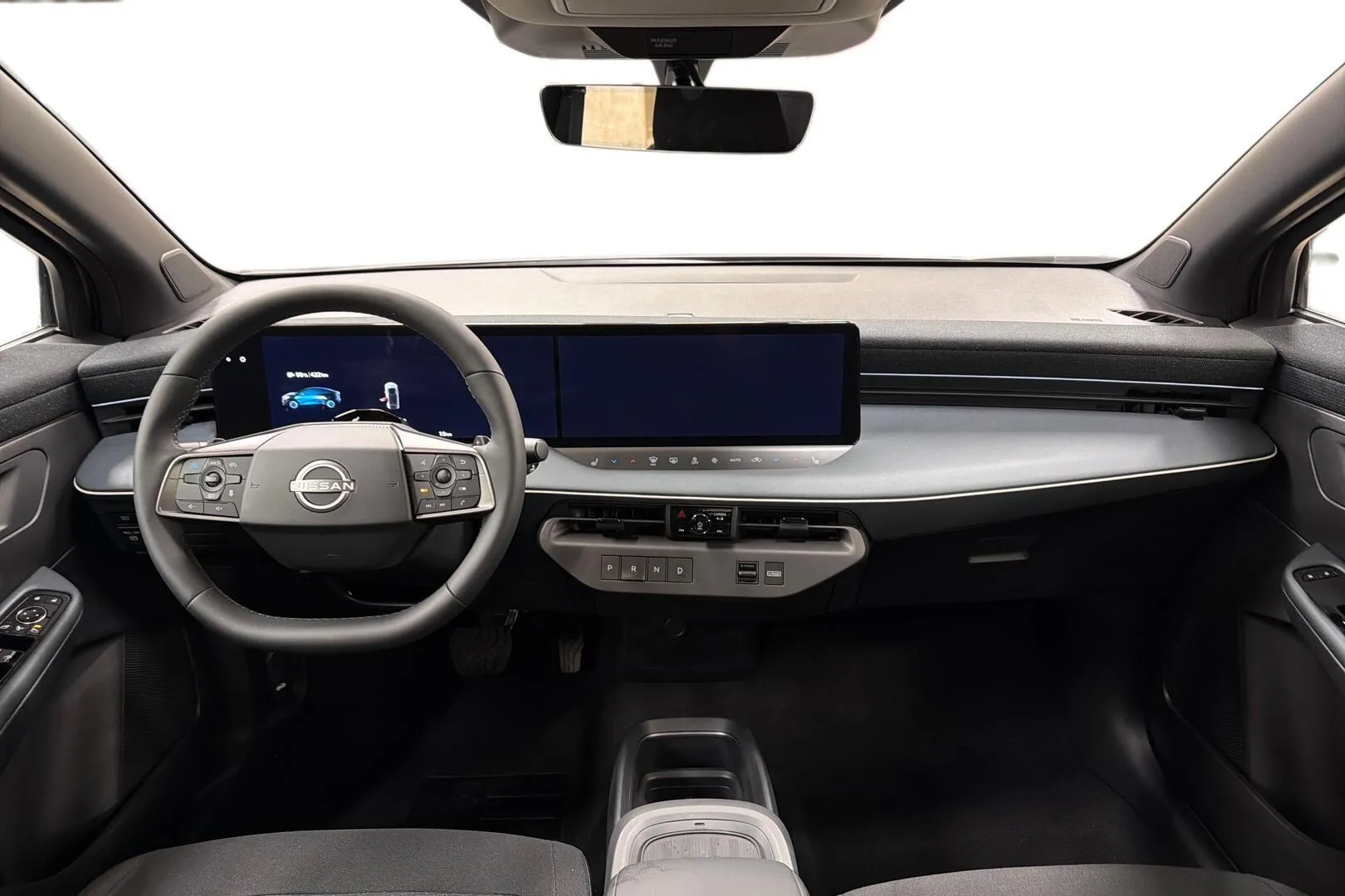 Nissan Leaf MSN-830 carousel image