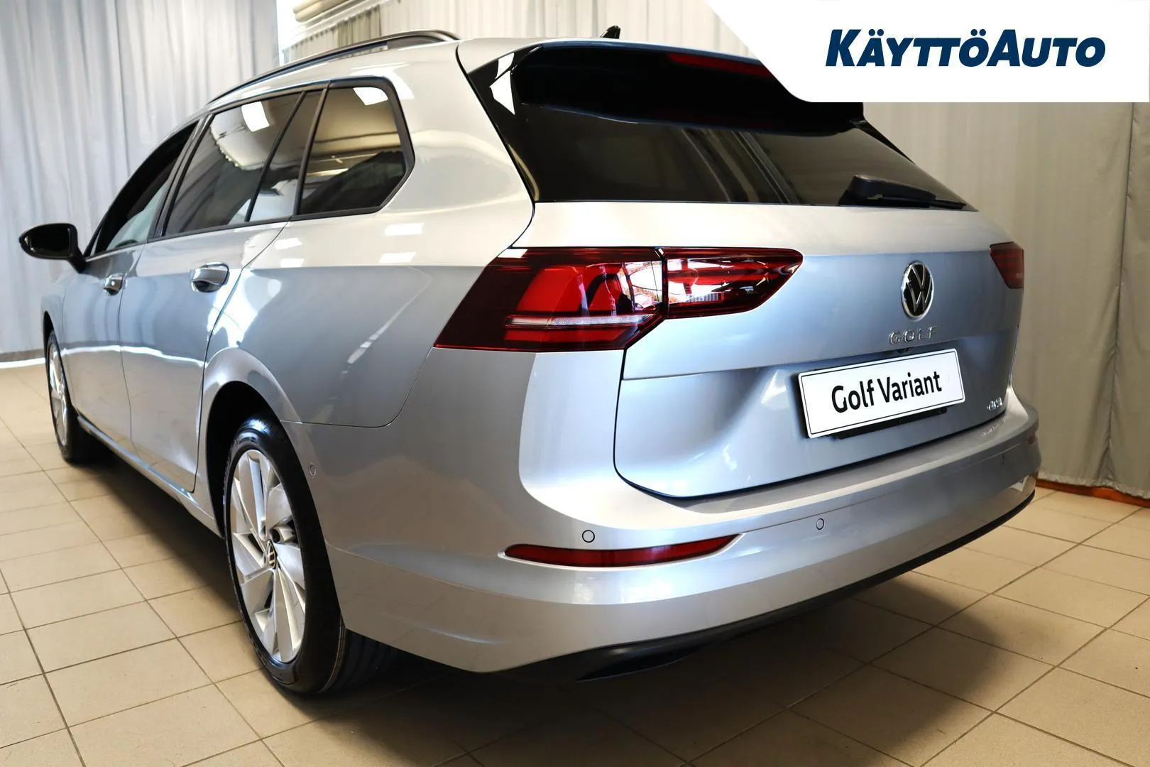 Volkswagen Golf YMP-437 carousel image
