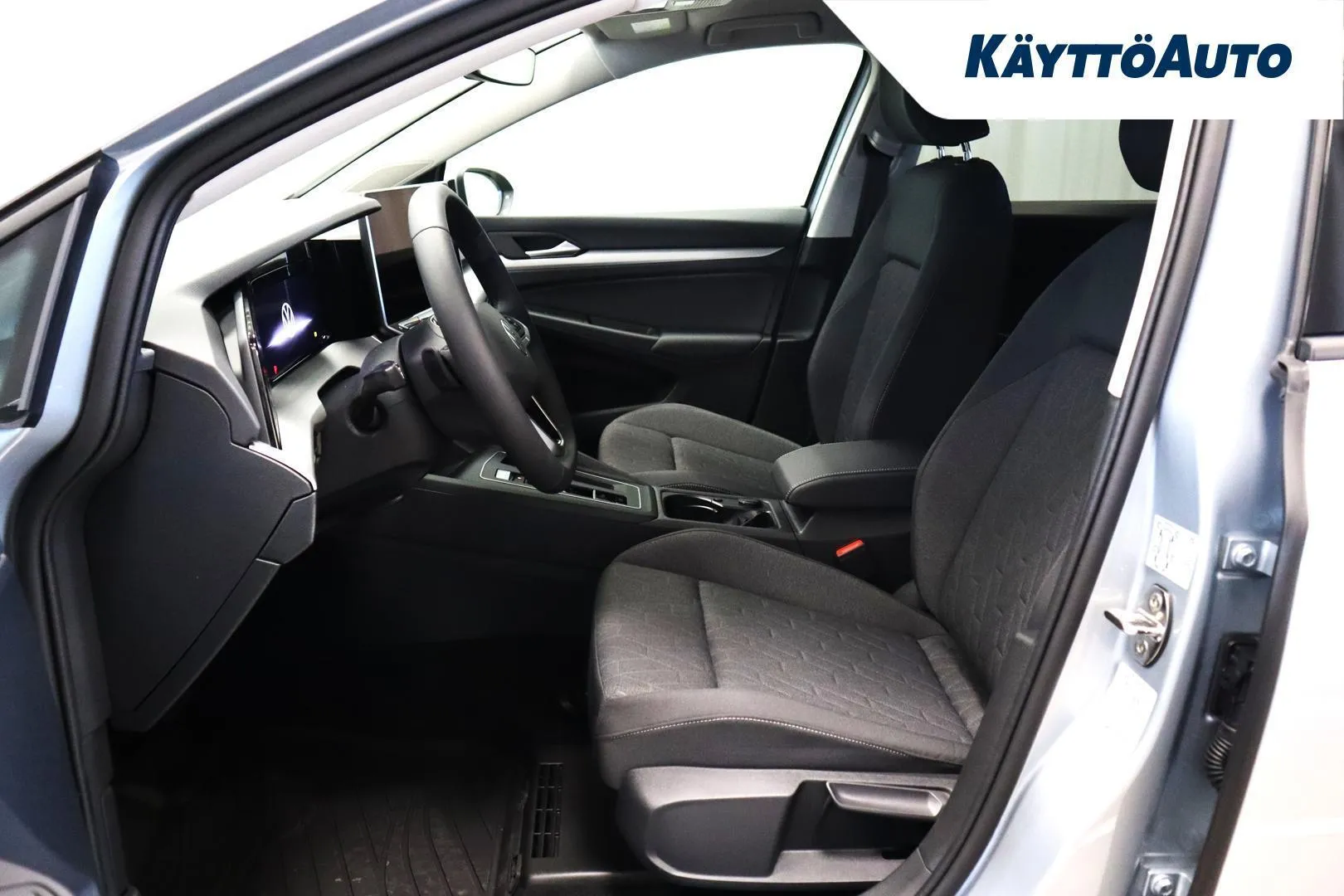 Volkswagen Golf YMP-437 carousel image
