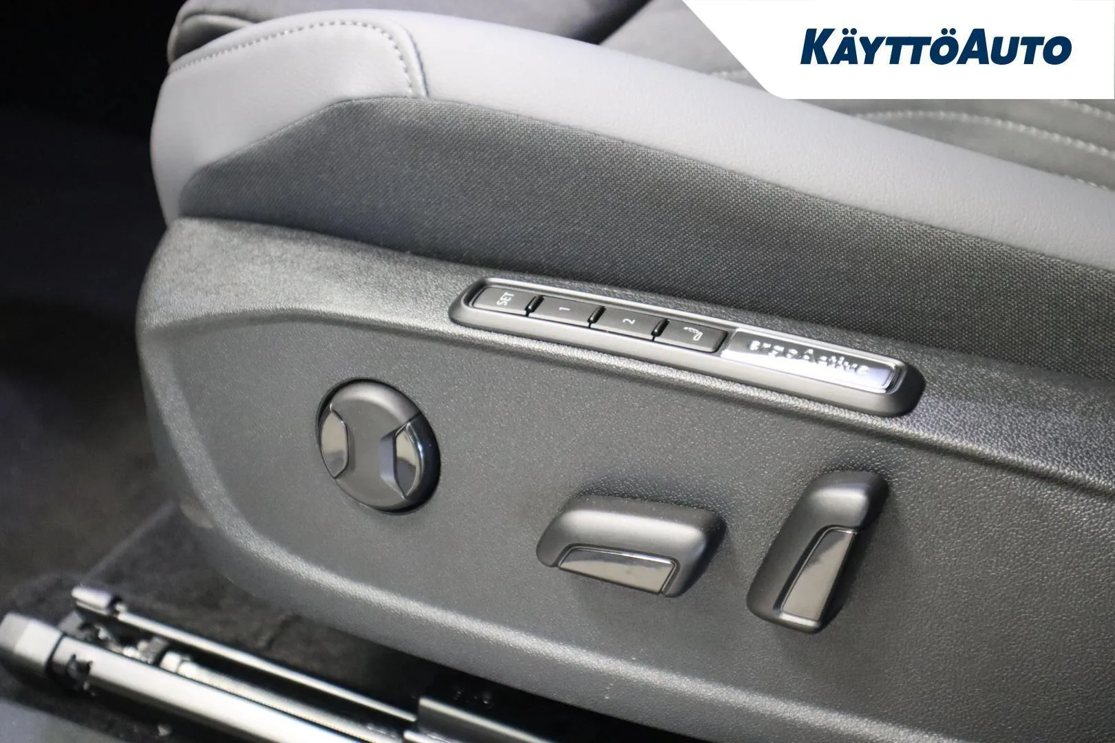 Volkswagen ID.4 JOU-296 carousel image