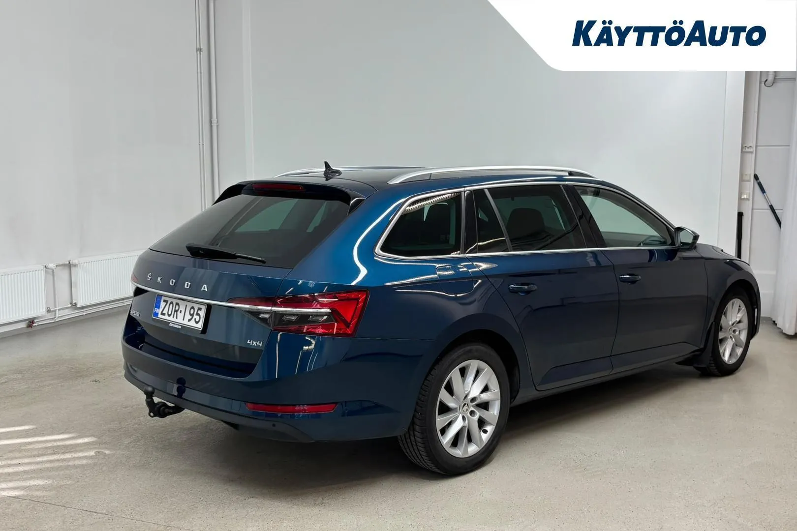 Skoda Superb ZOR-195 carousel image