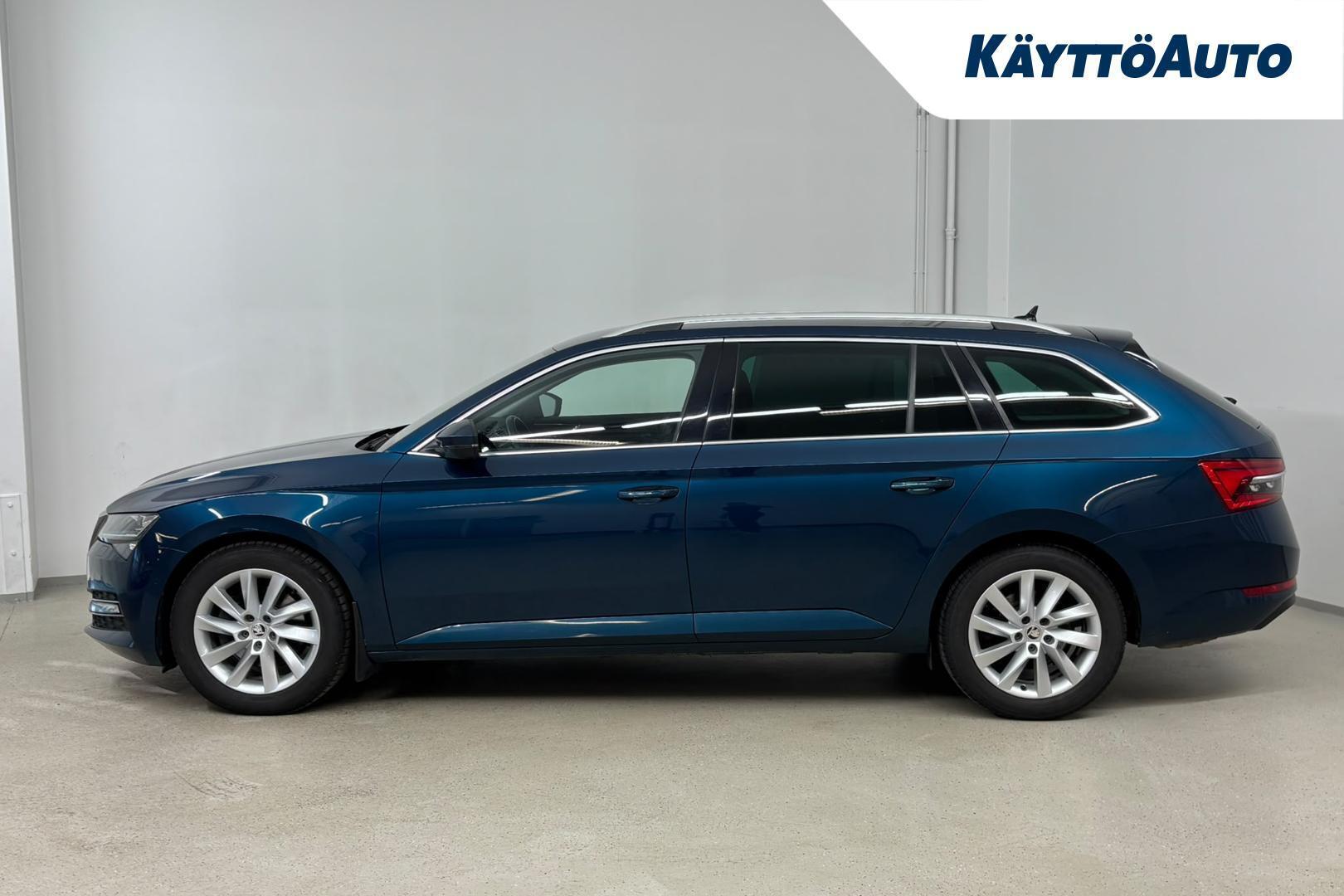 Skoda Superb 2022, photo 3/29