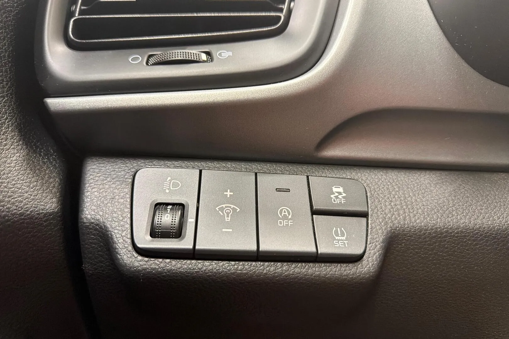 Kia Stonic KTZ-424 carousel image