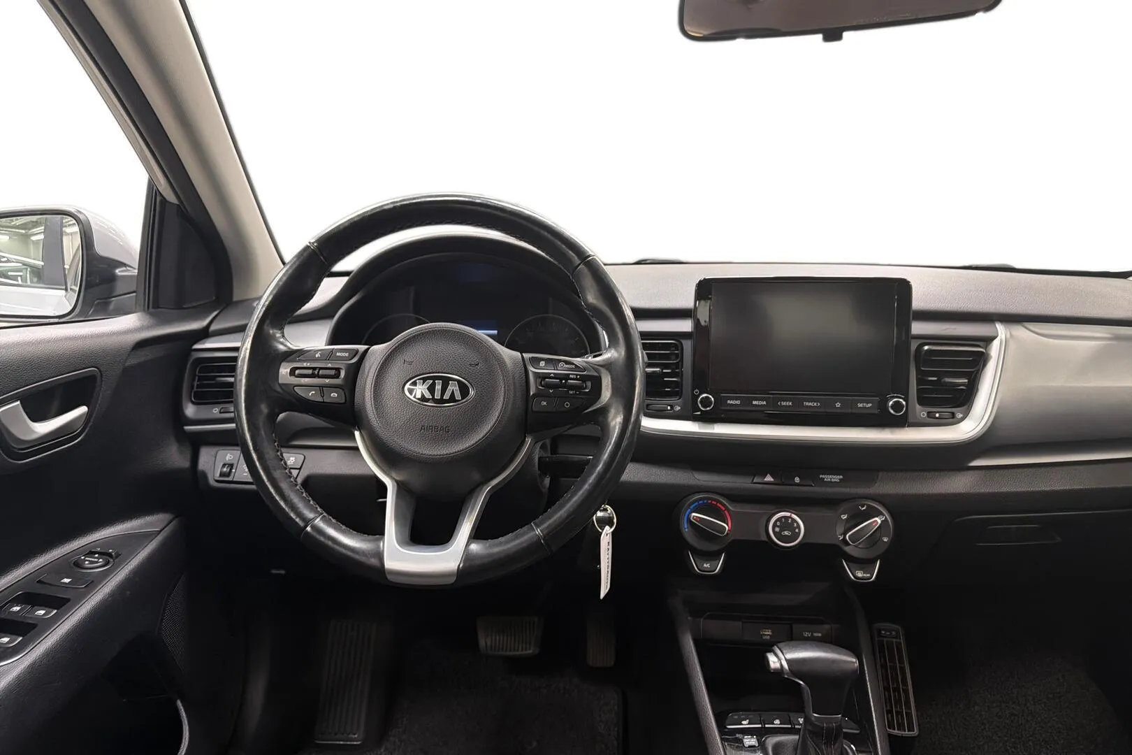 Kia Stonic KTZ-424 carousel image