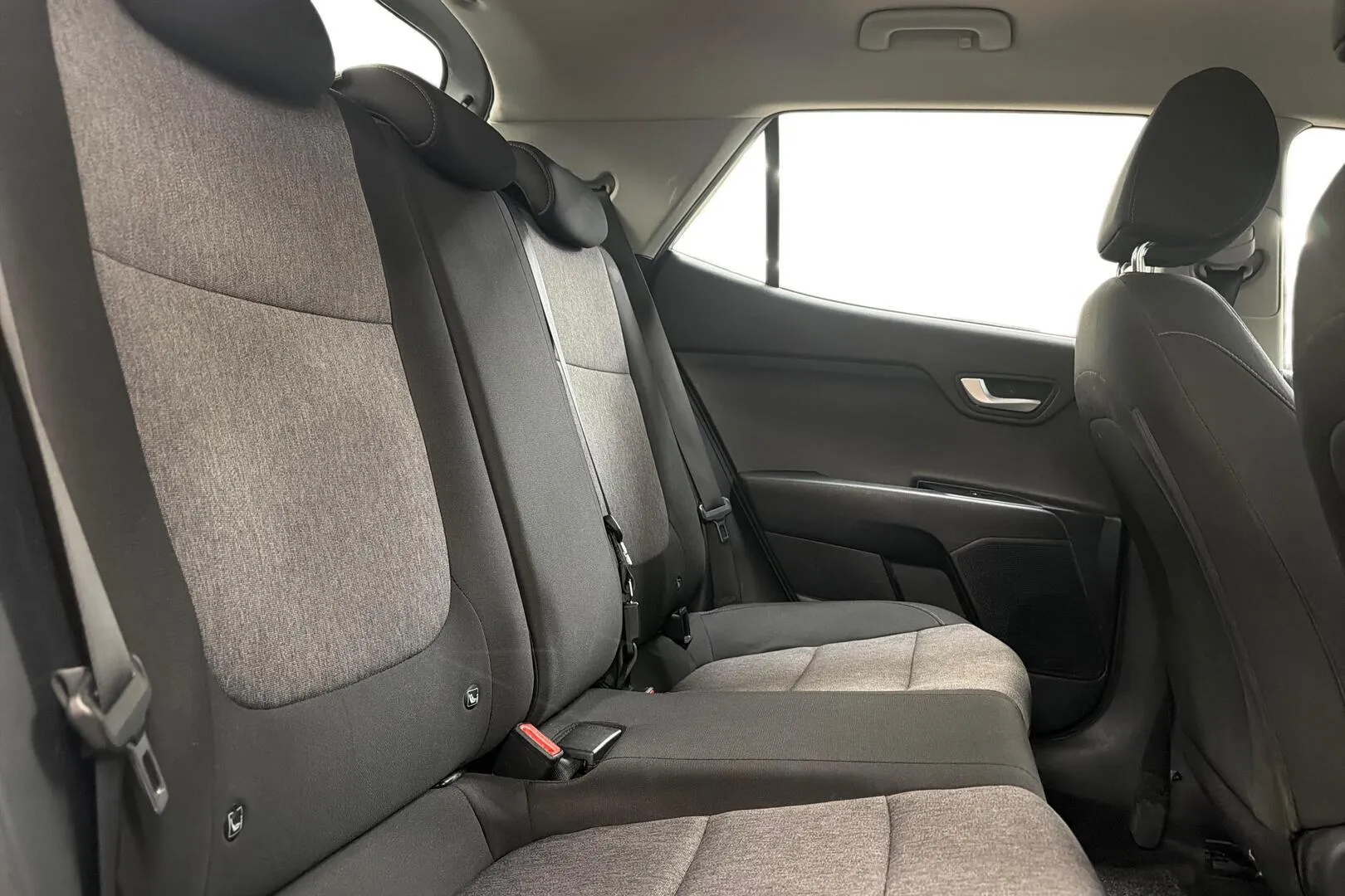 Kia Stonic KTZ-424 carousel image