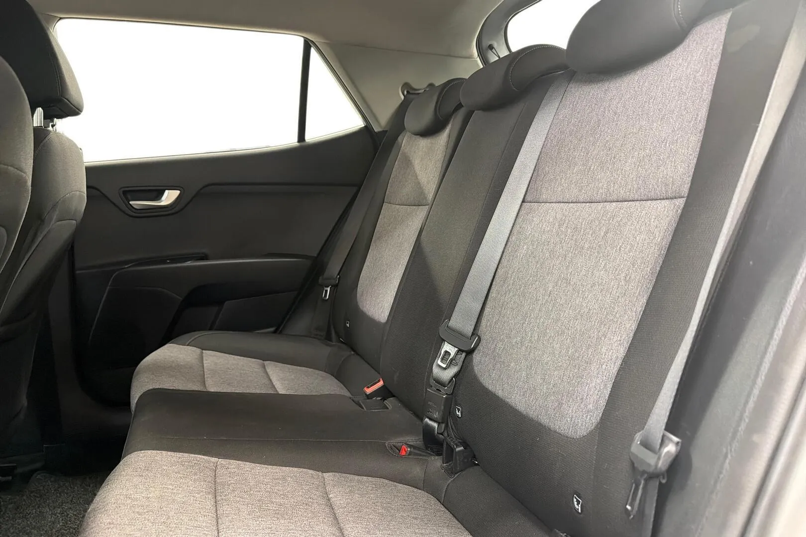 Kia Stonic KTZ-424 carousel image