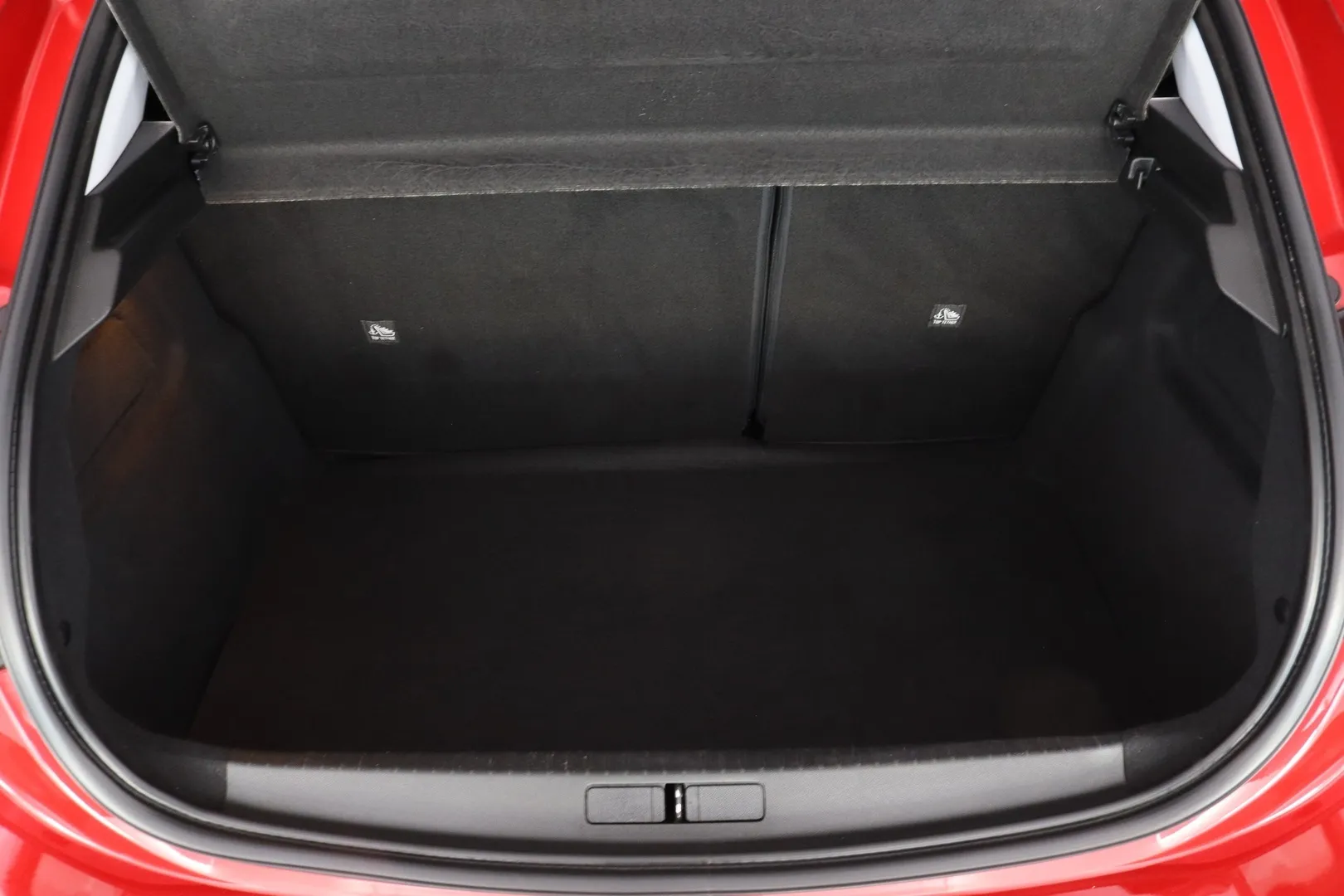 Opel Corsa JLV-694 carousel image