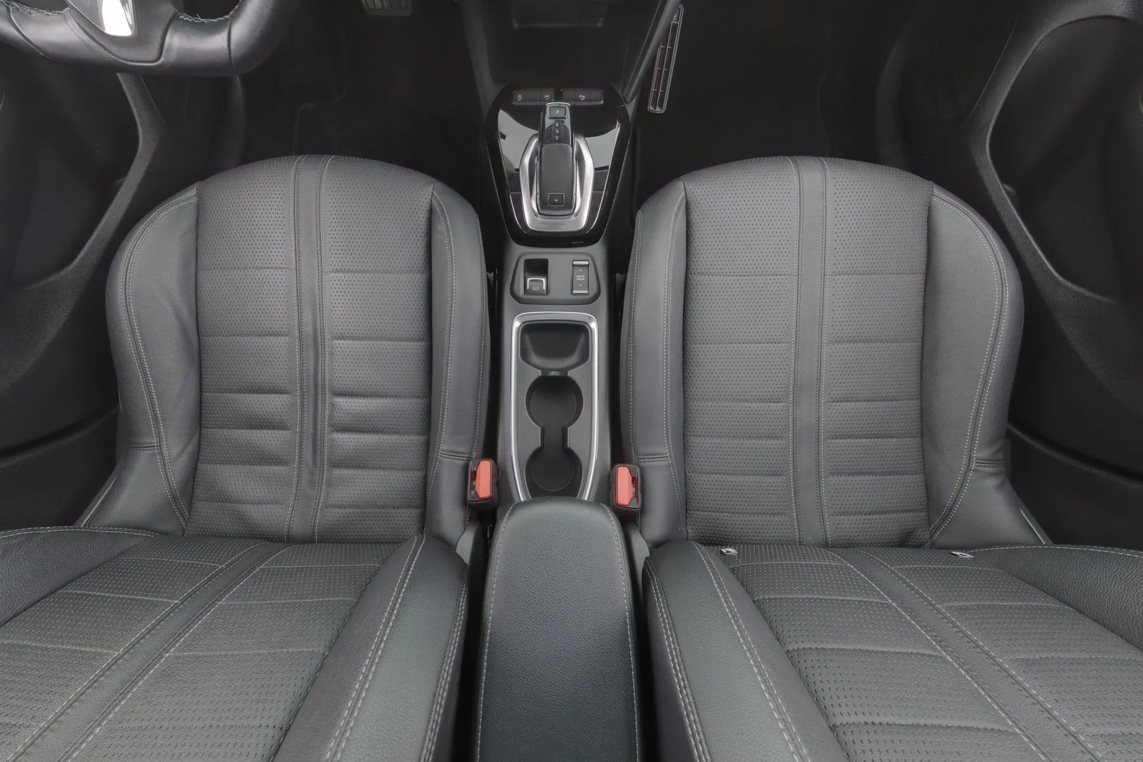 Opel Corsa JLV-694 carousel image
