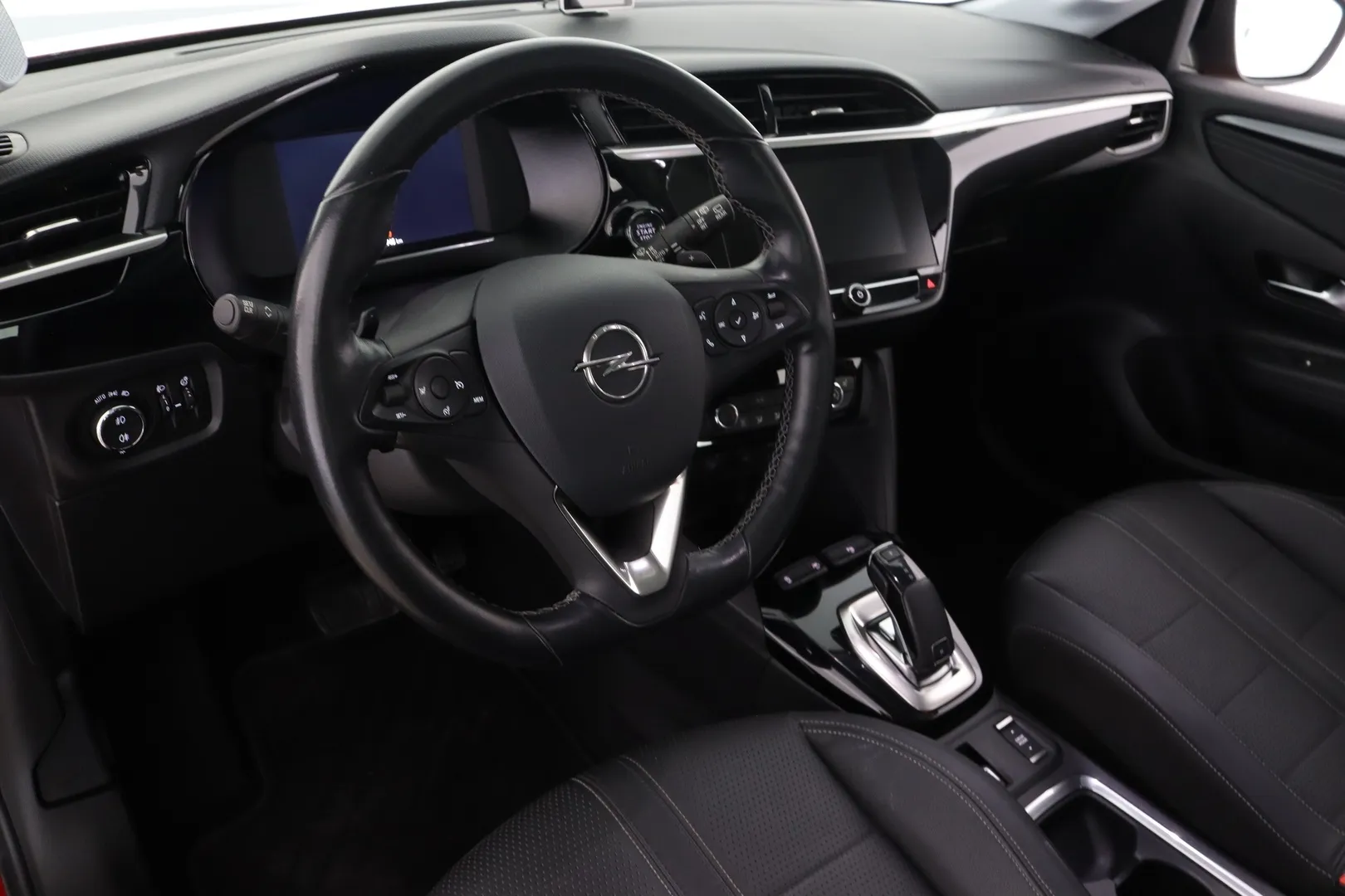 Opel Corsa JLV-694 carousel image