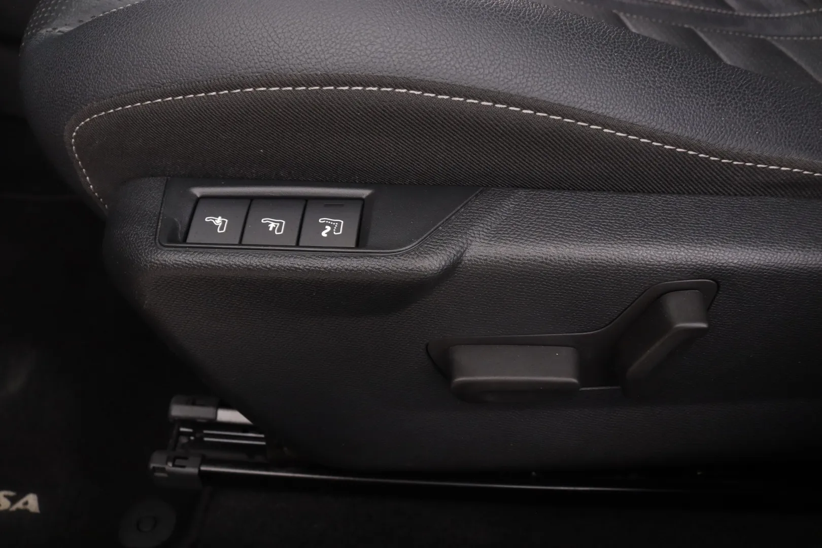 Opel Corsa JLV-694 carousel image