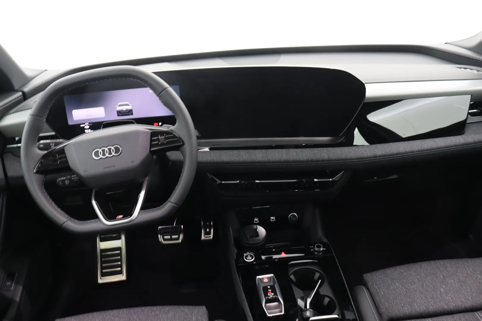 Audi Q6 e-tron KYT-905 carousel image