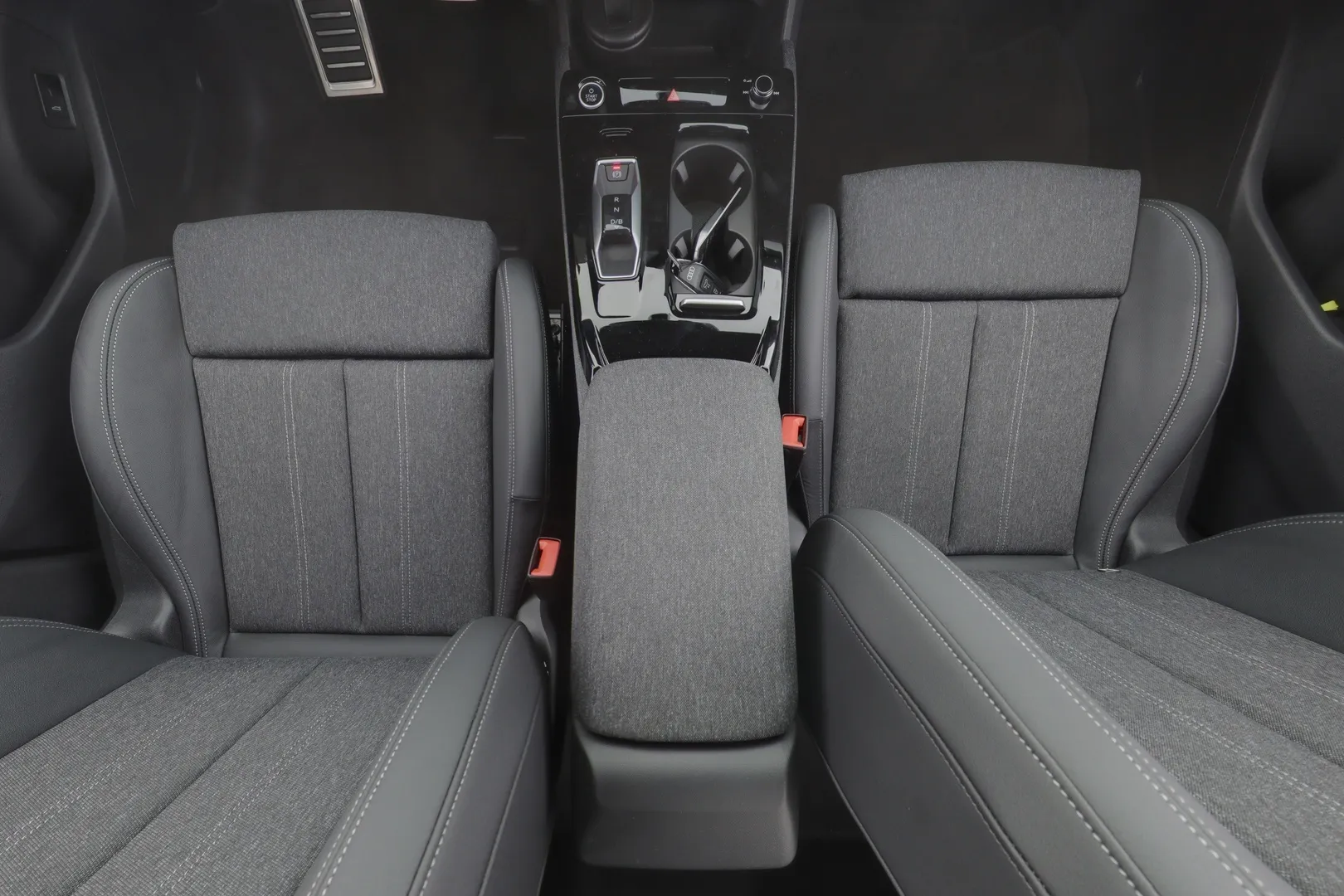 Audi Q6 e-tron KYT-905 carousel image