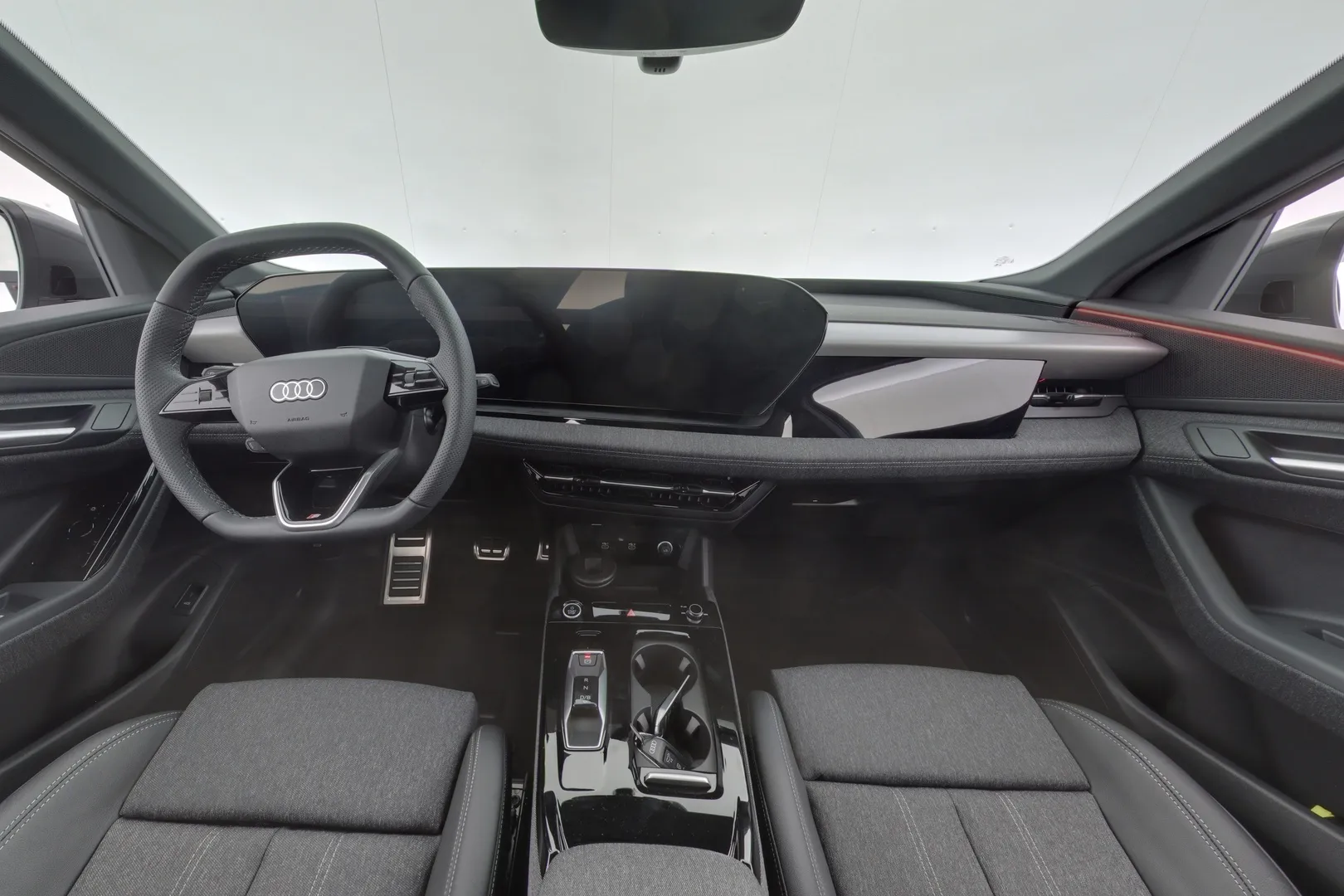 Audi Q6 e-tron KYT-905 carousel image