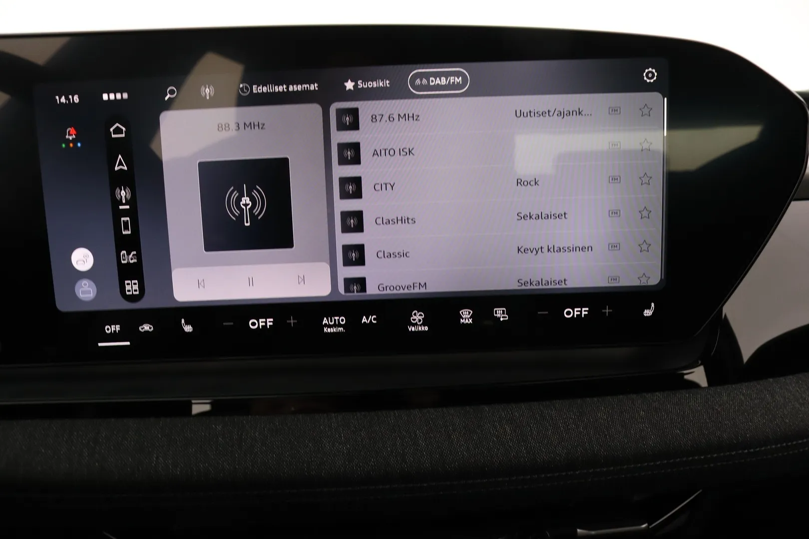 Audi Q6 e-tron KYT-905 carousel image