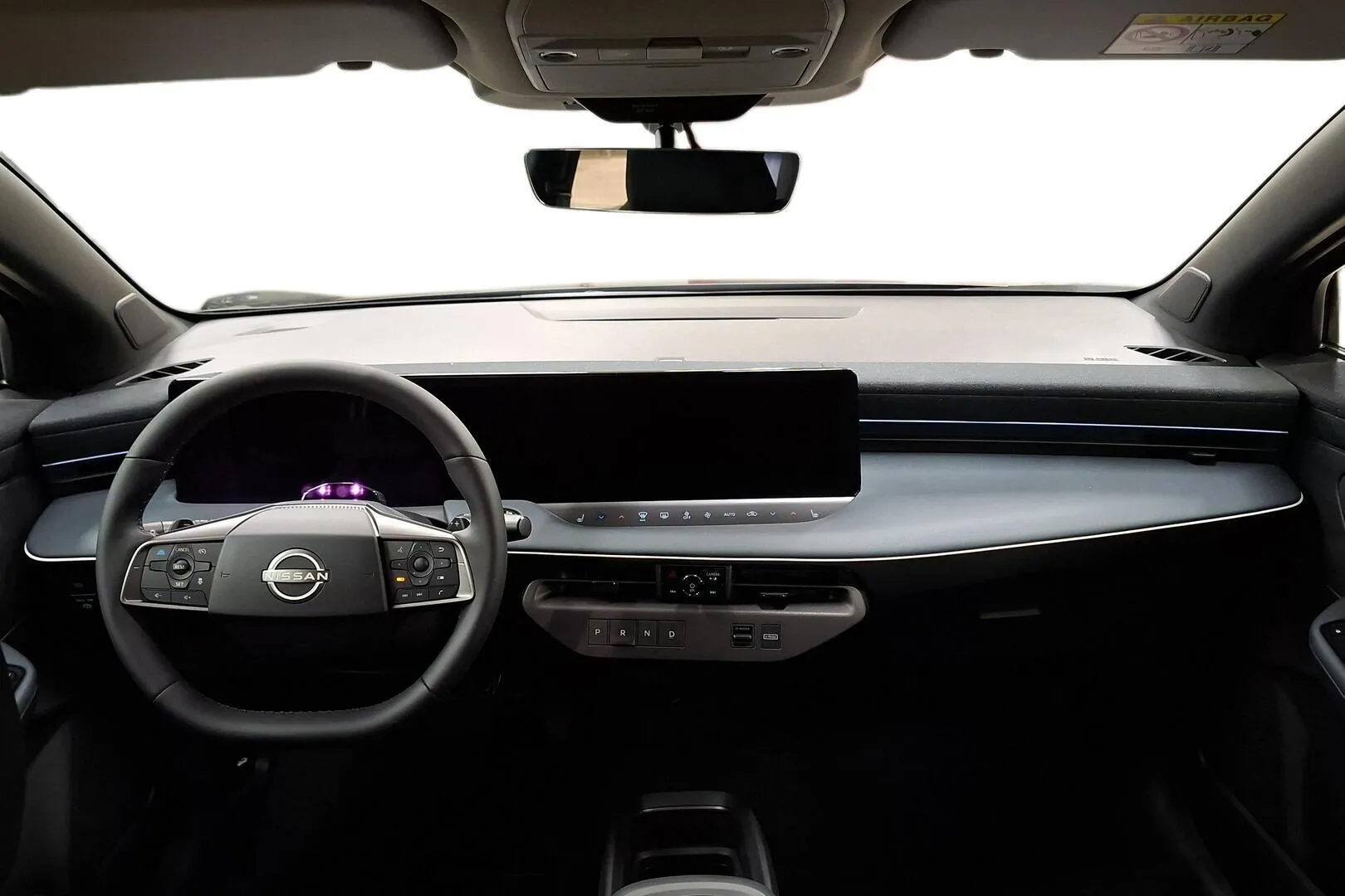 Nissan Leaf MSN-823 carousel image