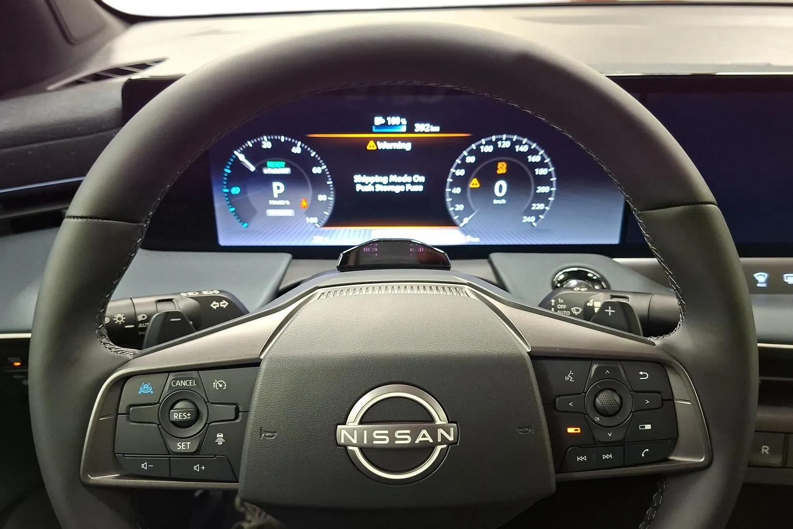 Nissan Leaf MSN-823 carousel image