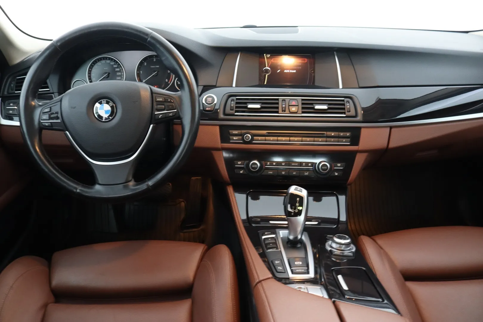 BMW 520 ILT-562 carousel image